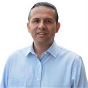 Profesor con énfoque en finanzas para gerentes no financieros y emprendedores