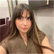 Sono una ragazza di 22 anni diplomante al liceo linguistico