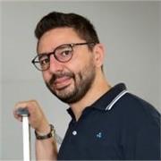 Docente con esperienza pluriennale insegna informatica online