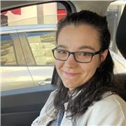 Diplomata al Liceo Classico impartisce lezioni di italiano a studenti di scuola primaria, media e superiore