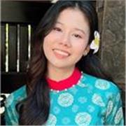 English tutor with 2 years of experience offering online and offline lessons for students in Vietnam and adults in France