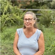 Enseignante en français avec beaucoup d'expérience. Licence en sciences de l'éducation et de la formation, formatrice, rédactrice