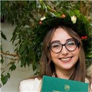 Laureata in chimica farmaceutica impartisce lezioni online di chimica inorganica