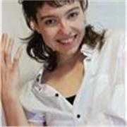 Profesora de pintura y dibujo, con conocimientos sobre las bases técnicas así como de diversas estrategias creativas