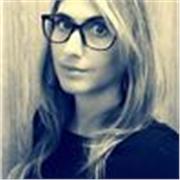 Laureata in traduzione offre lezioni di italiano per stranieri.