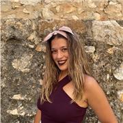 Graduada de educación primaria ofrece apoyo a alumnos