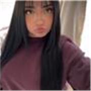 Soy una estudiante de 18 años, actualmente estudio auxiliar veterinaria pero siempre he sacado buenas notas en la ESO y primaria.