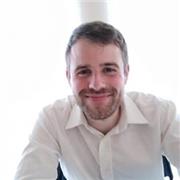 Dottorato di ricerca e professore a contratto all'università, disponibile online e presenziale per micro/macroeconomia, economia politica