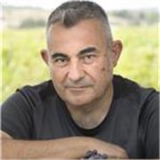 Ingeniero Agrónomo, de 56 años con 25 años de experiencia en despacho de ingeniería y experiencia docente en diversos campos. 