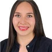Profesora en ingles, con experiencia dictando a niños y adultos de forma presencial y virtual