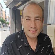Profesor de asignaturas de Matemáticas  de Bachiller y Universidad.
