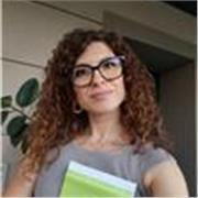 Docente universitaria, traduttrice e interprete impartisce lezioni di inglese a tutti i livelli