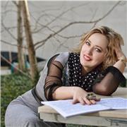 Pianista Concertista, Compositora, Coach artistica y Maestra de Piano y de Musica de Cámara.Clases-Talleres online y presenciales