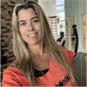 Personal trainer online con 15 anni di esperienza internazionale in 5 paesi; programmi su misura, risultati reali.