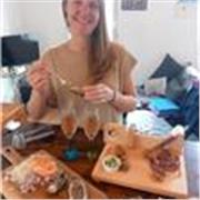 Vétérinaire diplômée depuis plusieurs années, je suis passionnée par l'enseignement, en particulier en biologie et anglais