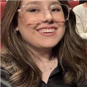 Me defino como una persona muy responsable, organizada, puntual, flexible cuando se requiere, sobretodo con buen nivel academico.