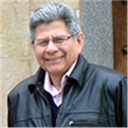 Ingeniero imparte clases de Física Mecánica a Secundaria y universitarios