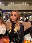 Studentessa diploma linguistico da ripetizioni per lingue straniere