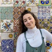 Profesora de física, matemáticas, química e inglés para alumnos de ESO y Bachillerato.