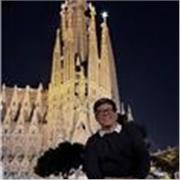 Soy Auditor de formación, con vocación por la enseñanza y amplia facilidad para explicar matemáticas de forma clara y práctica. 