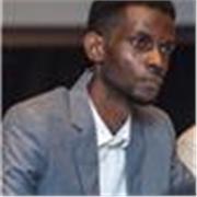 Prof à distance donne des cours et aide aux devoirs pour les étudiants du premier cycle.