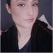 chica joven de 18 años que le apasiona cuidar y enseñar a los niños ingles y cualquier otra asignatura .