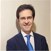 Profesor de derecho procesal penal y derecho penal. Profesor de derecho de seguros.