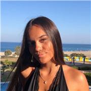 Graduada en filología da clases de inglés y francés a todos los niveles