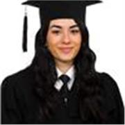 Catalana nativa, con titulación de C2 y grado universitario en education