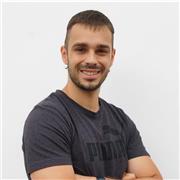 Graduado en Ciencias de la Actividad Física y del Deporte con Experto Universitario en Readaptación de Lesiones Deportivas.