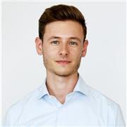 Hello! Diplômé d’un master en finance et d’un bac S, j’accompagne les élèves à mieux comprendre les mathématiques, l’anglais et l’espagnol