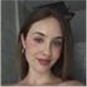 Profesora de refuerzo en ESO de lengua, matemáticas, química, biología e inglés hasta un nivel B1.