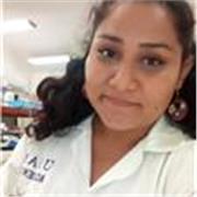 Maestra de química en el idioma español