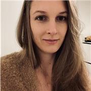 Mathe-Tutor, der Kinder aller Altersgruppen unterrichtet