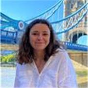 Estudiante de Economía y Derecho con buen nivel de inglés