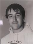Soy estudiante de bachillerato internacional, con nivel de inglés muy alto como si fuera nativo, ya que asisto a un colegio inglés desde los 2 años,  también tengo nociones de alemán a nivel principiante y por supuesto catalán y español. 
soy un joven de 