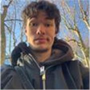 Estudiante de la carrera de educación infantil con experiencia trabajando con niños/as