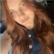 Laureata in biologia, studentessa di medicina