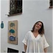 Profesora titulada en Educación Infantil y Primaria. Ofrece clases de refuerzo o acompañamiento y recogida del colegio