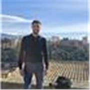 Me defino como una persona responsable, paciente y muy motivada por la enseñanza. Me gusta crear un ambiente positivo y adaptar mi