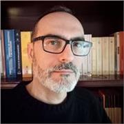 Graduado en Lengua y Literatura Españolas con más de veinte años de experiencia en clases particulares de español
