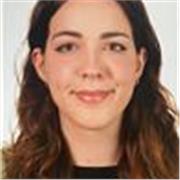 Laureata in corso interamente in lingua inglese con esperienza