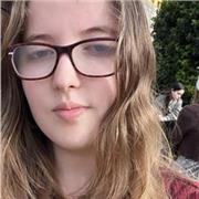 Estudiante de comercio a la que le encanta ayudar a las personas a solucionar sus problemas y doy siempre lo mejor de mí