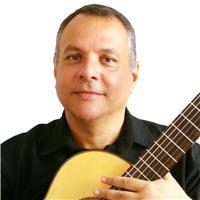 Aulas de violão e guitarra online com professor com formação universitária e experiência profissional