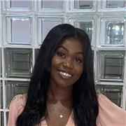 Friendly Italian tutor helping children and adults build confidence and fluency. Offering engaging, personalised lessons online.