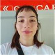 Mestra de lengua dicta clases a niños de nivel primario