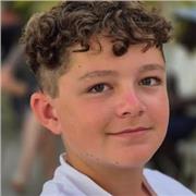 Je suis un jeune de 15 ans au lycée et je cherche à apporter mon aide sur la partie scolaire