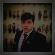 Profesor de primaria que brinda apoyo escolar personalizado e integral