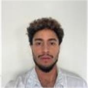 Enseignant de français diplômé ayant aussi un Master en Traduction.