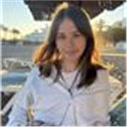 Soy una joven con ganas de trabajar y ganas de enseñar, se me dan bien los niños y el inglés y me gustaría una oportunidad así